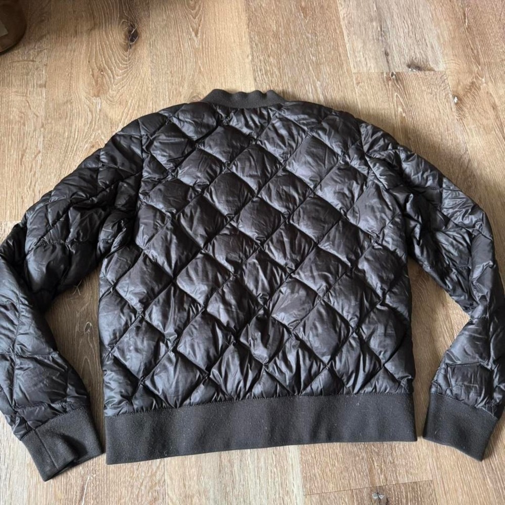 Uniqlo quilted Khaki Olive Dark Green Puffer Jacker size small - Picture 4 of 4